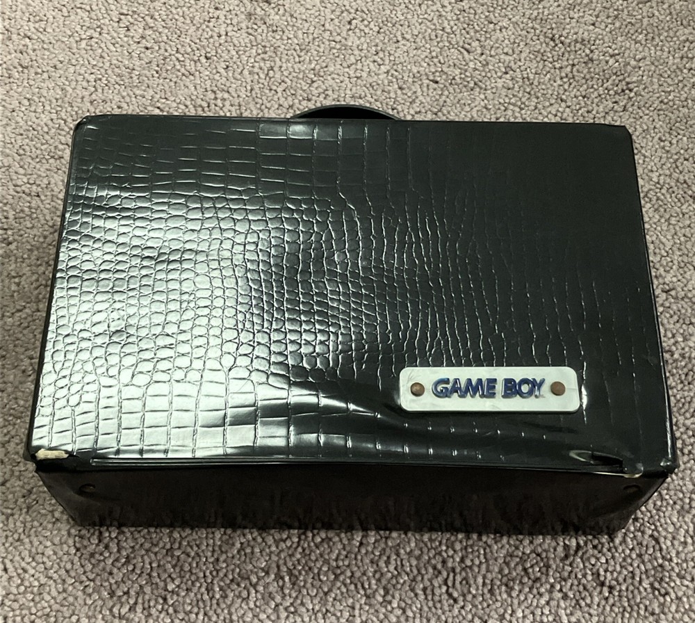 VINTAGE ORIGINAL NINTENDO GAMEBOY CASE