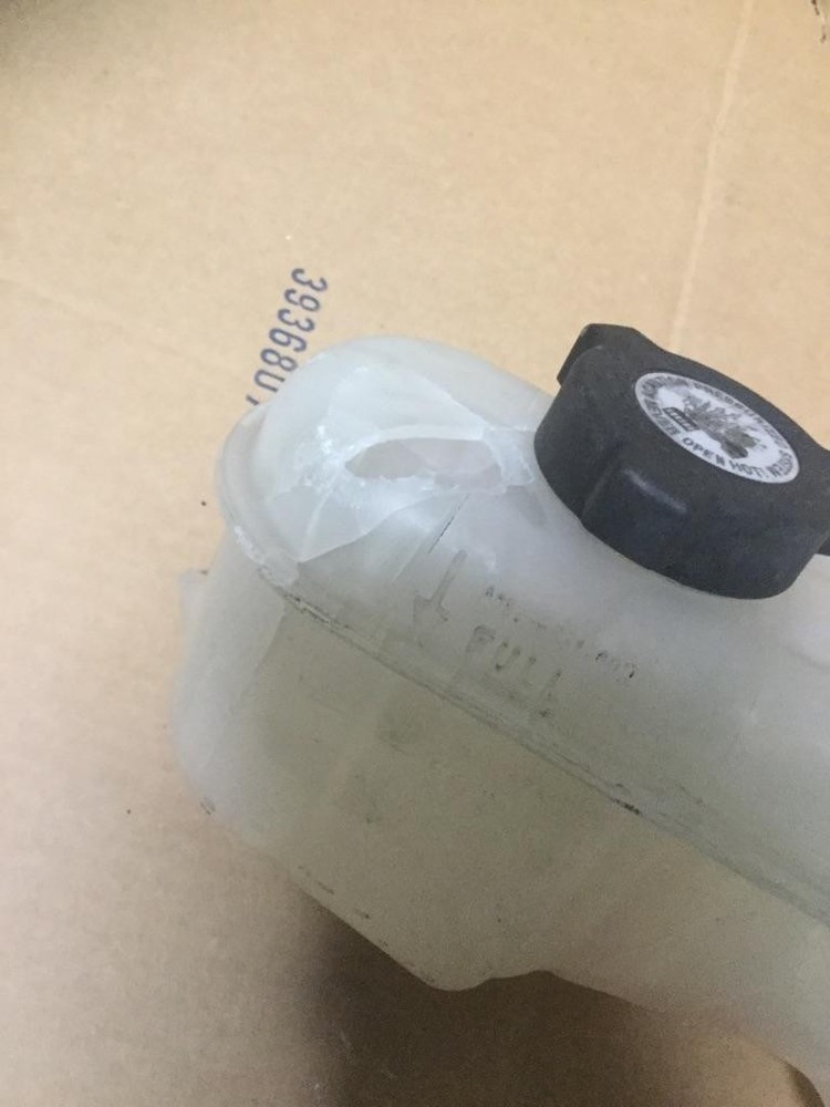 For 2013 FREIGHTLINER M2 106 RADIATOR OVERFLOW TANK , IL