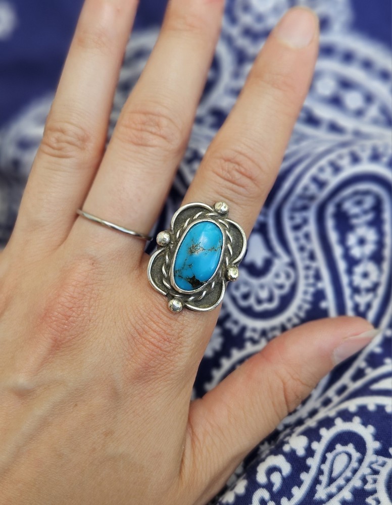 Vintage Sterling & Turquoise Ring - Size 8