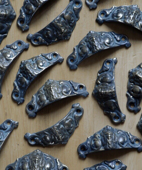 X1 SINGLE Drawer Pull Cup Handle Green Man Cast Iron Vintage - 11 AVAILABLE