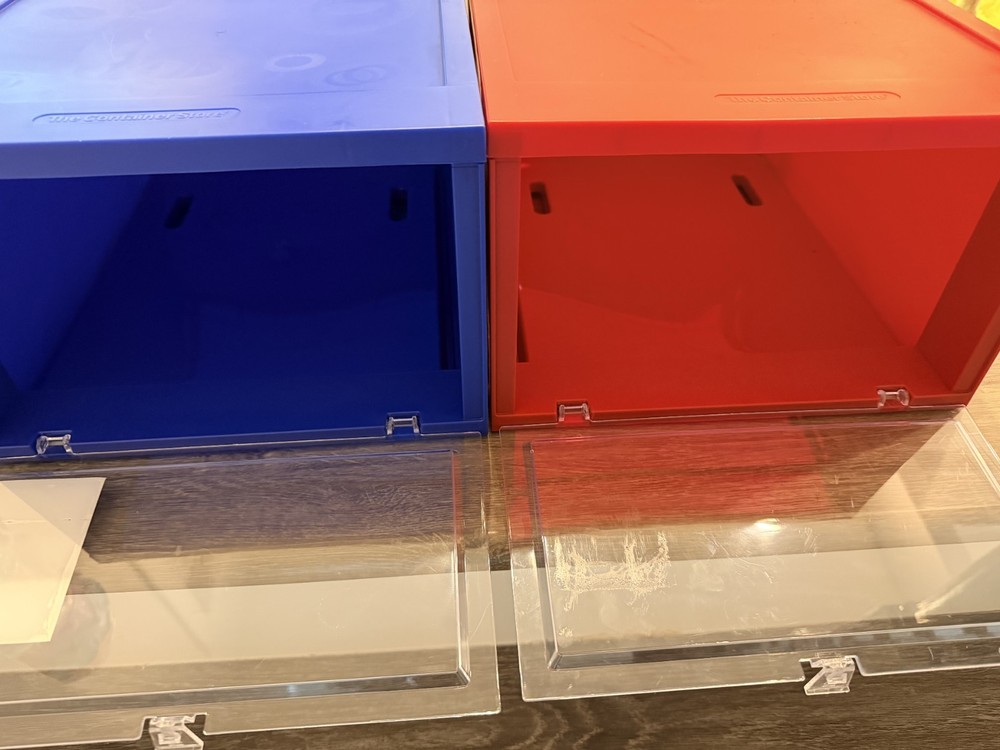 Drop front shoe box red or blue