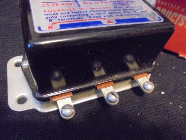 NOS Standard Ignition Products VR-411 VR411 Voltage Regulator