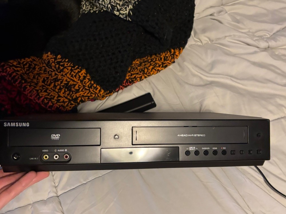 Samsung VHS DVD Mo. V9800  READ