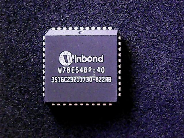 W78E54BP-40 - Winbond Microcontroller (PLCC-44)