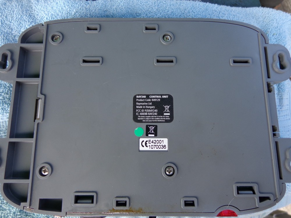 Raymarine Ray240 Marine VHF Box