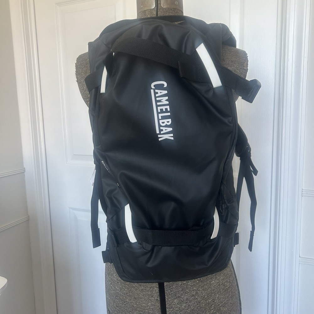 Camelback PowderHound 12L Hydration Pack Backpack Water Snow Shield Preowned