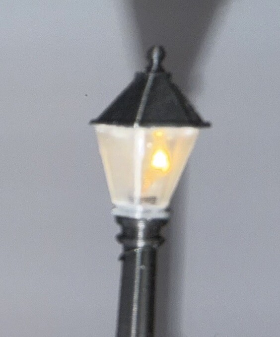 1:48 O Gauge LED Lamp Posts 5V-12V DC Voltage