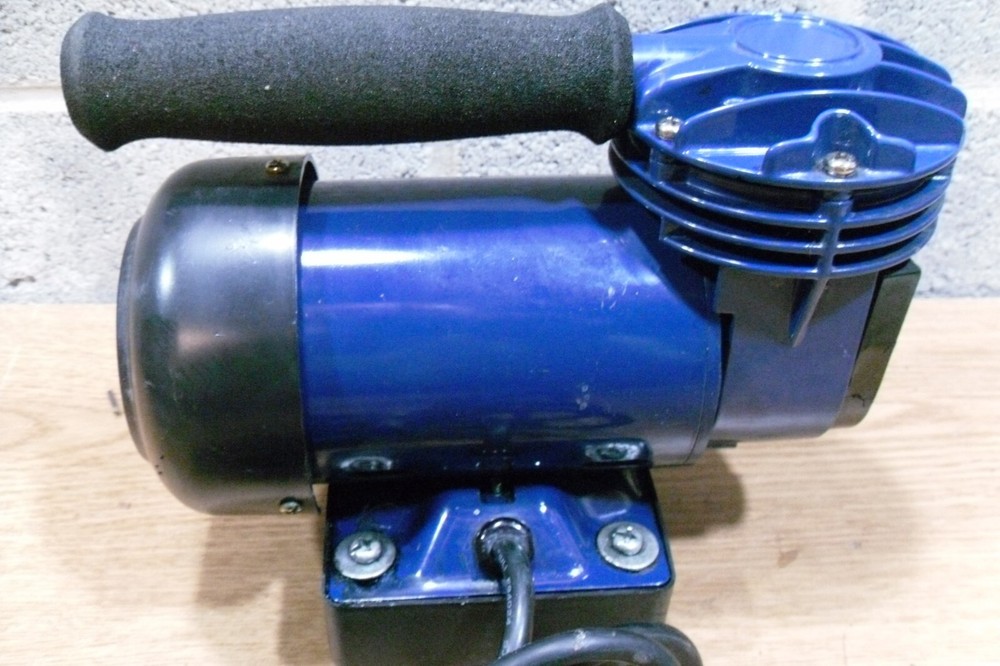 Bakery Crafts Mini Compressor AB-C4 & 4 Airbrushes & Parts Bundle