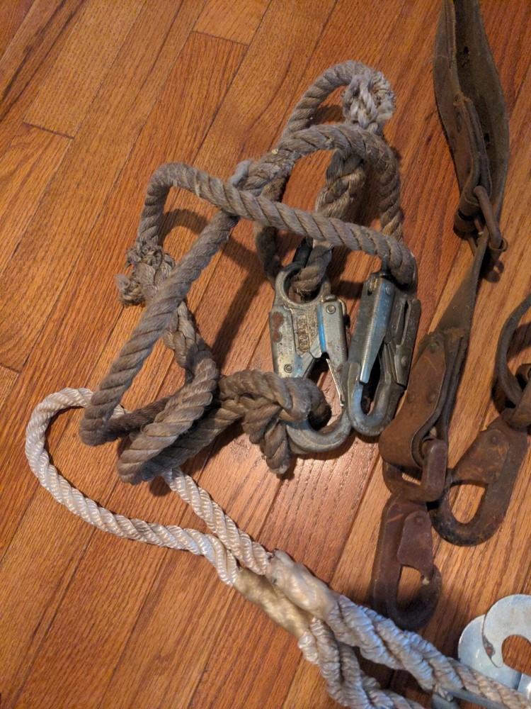 Bashlin 140-DS Climbing Gaffs Spikes Pole Tree with accessories