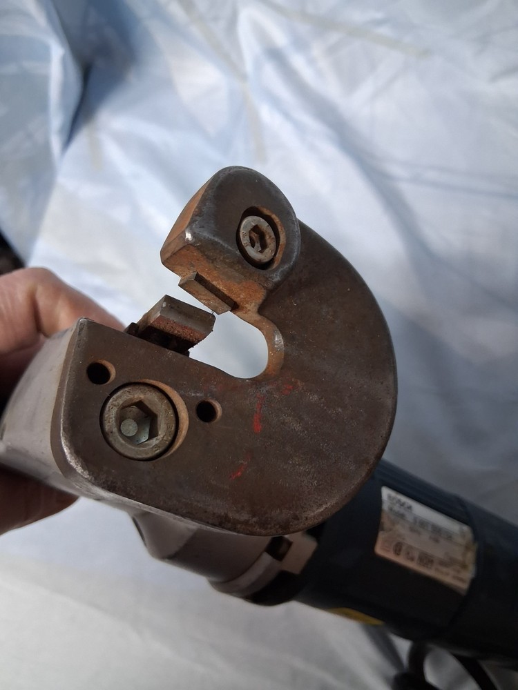 Bosch Model #1506 - 14 Gauge Unishear Shear Blade Installed