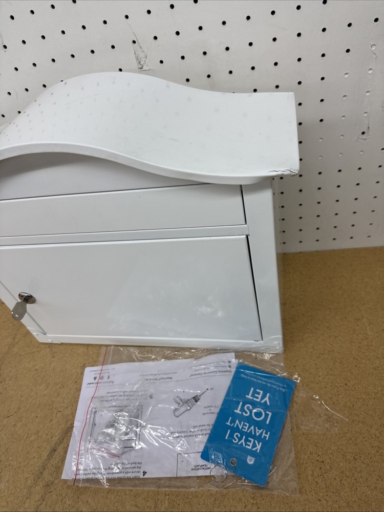 Architectural Mailboxes Saratoga White, Medium, Steel, Locking Wall Mount DENTED