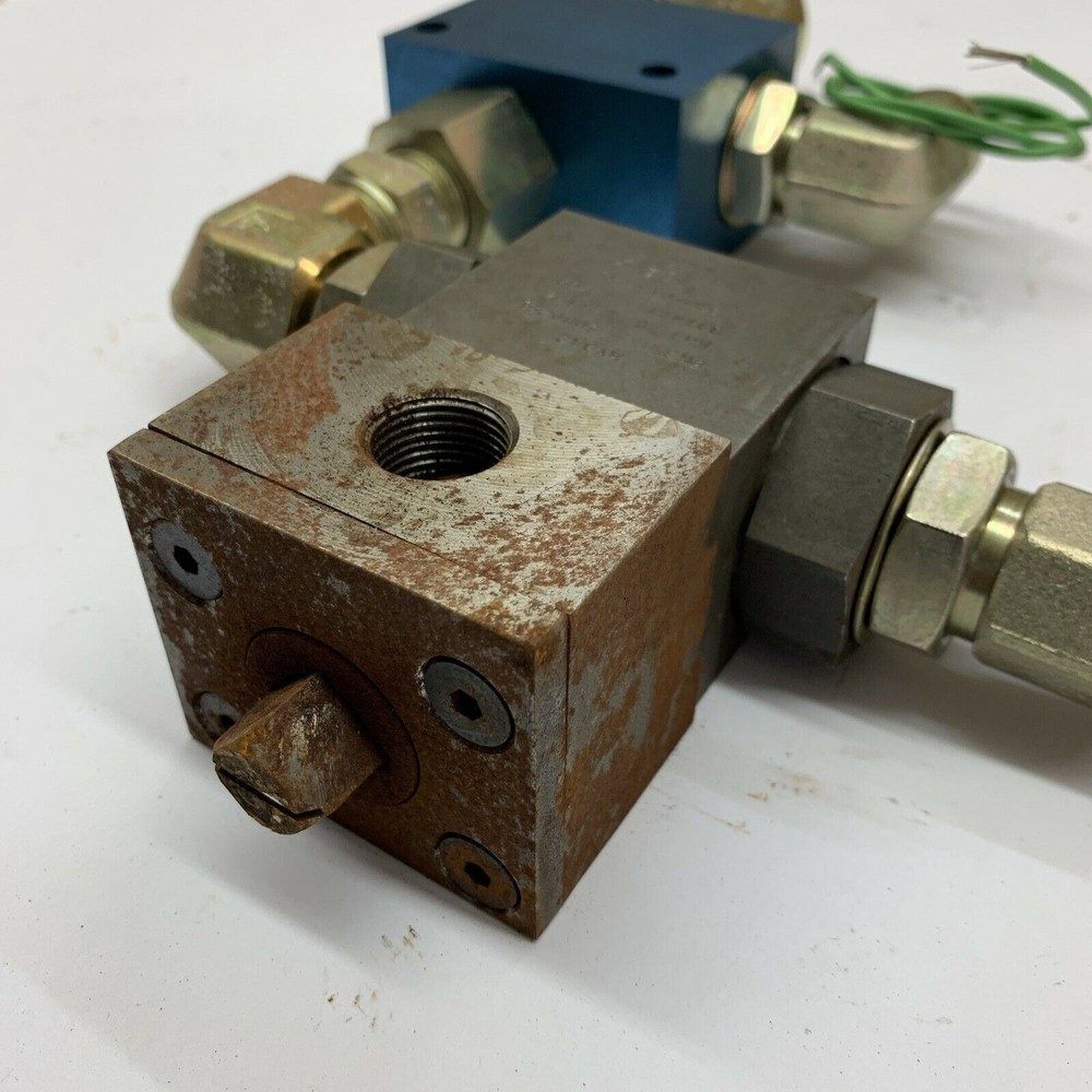 Solenoid Valve 01-219-7719 by Integrated Distribution Systems