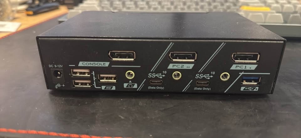 Level1Techs 1.4DP Single Monitor/Two Computer KVM Switch