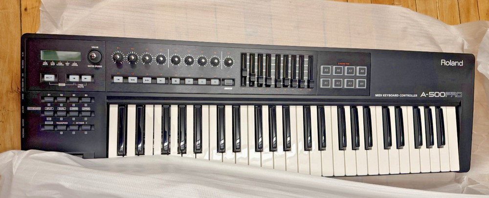 Roland A500 Pro