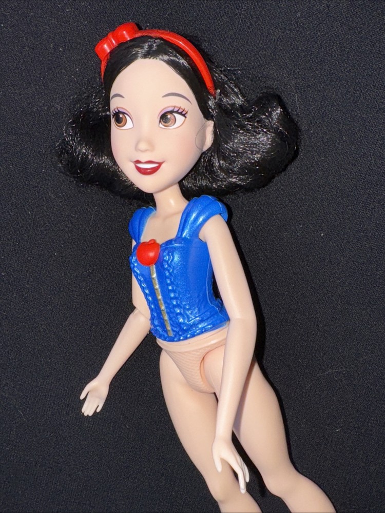 2016 Hasbro Snow White Replacement Doll for Stir N Bake Kitchen Playset