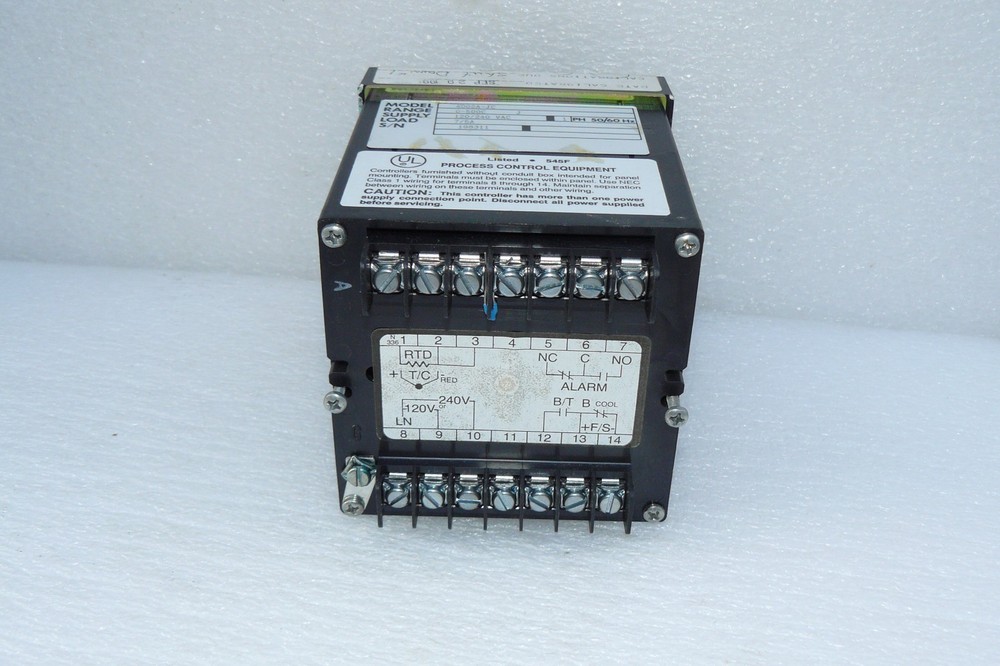 OMEGA 4002A-JC DUAL SETPOINT CONTROLLER