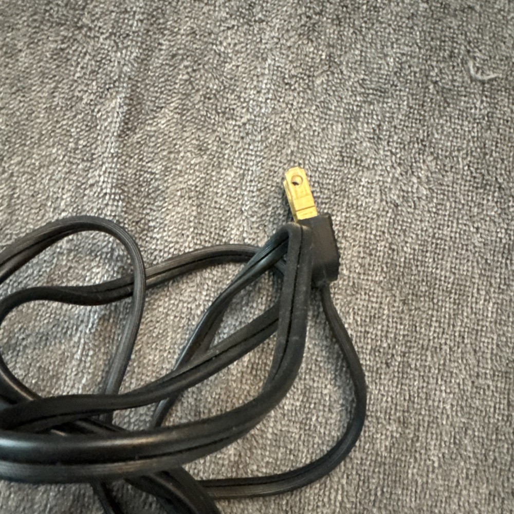 Micronta Regulated 12V Power Supply 120V AC 1.75A – Tested