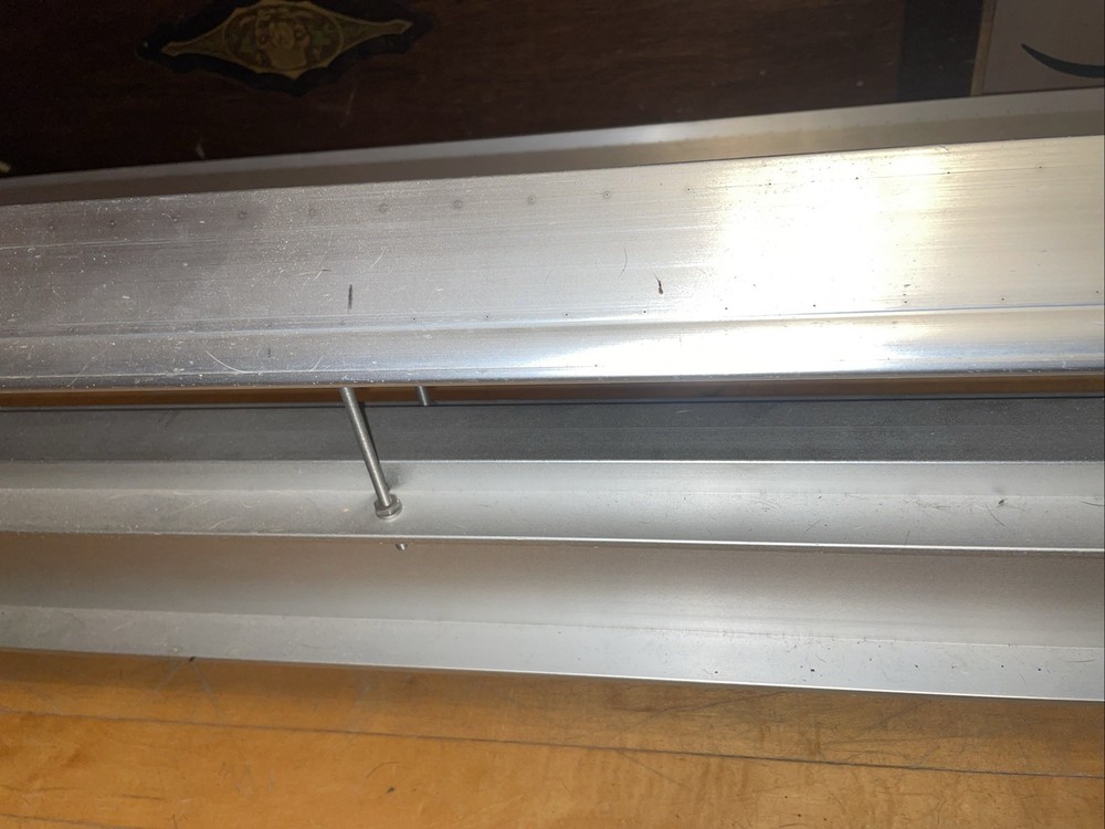 Stull-Ealing Linear Air Track