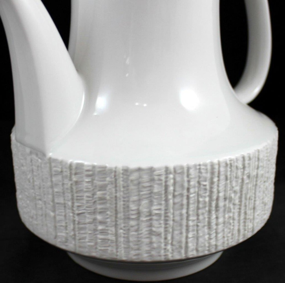 Thomas Arcta White Coffee Pot with Lid