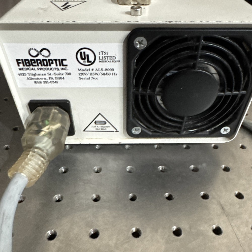 FIBEROPTIC MEDICAL LIGHT SOURCE. MODEL: ALS-8000