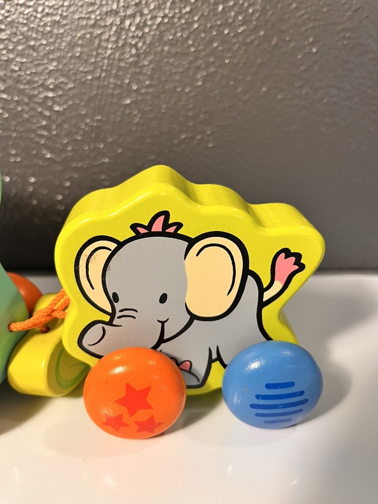 Pull Along Cartoon Elephants Toy