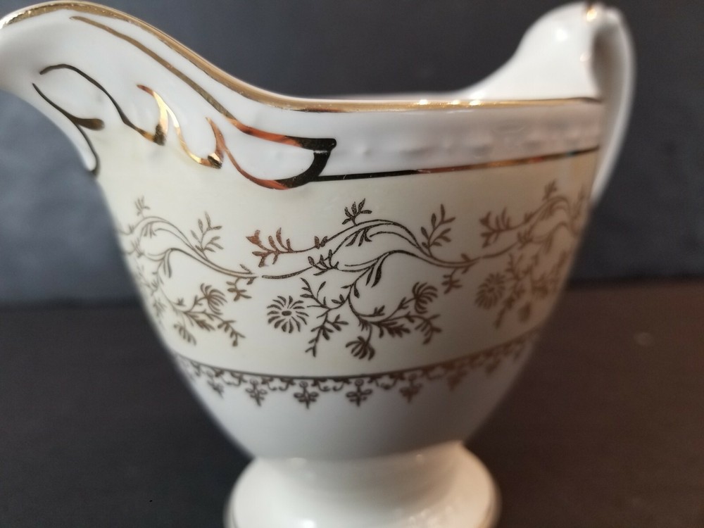 HLC968 By Homer Laughlin, Craftsman Creamer