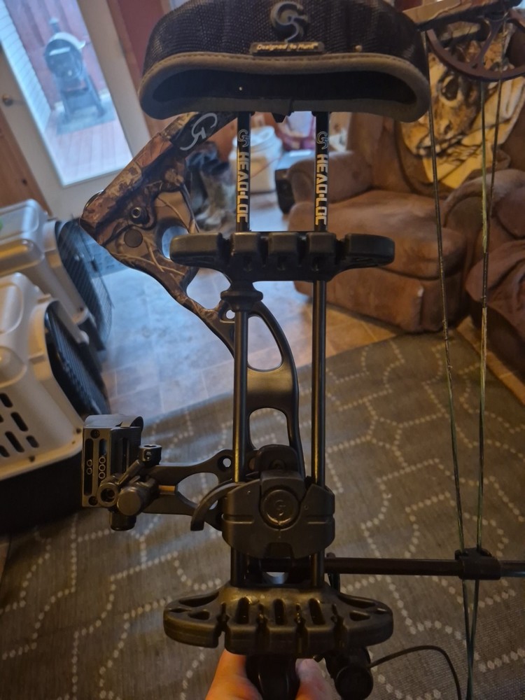 G5 Quest Hammer 70lb Compound Bow Left Handed