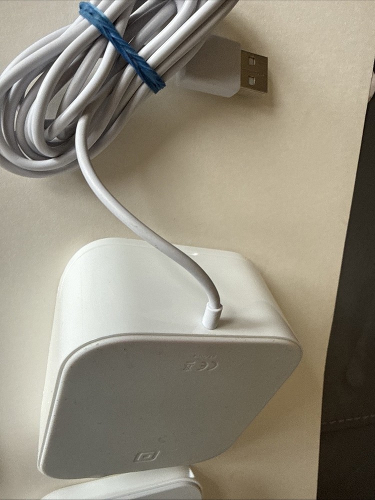 Square Model SPC1-01 Credit Card Reader with S7 Charging Dock - Tested - White