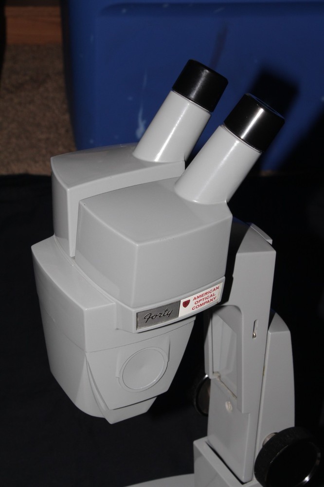 AO Model 40 Stereo Microscope , 20X, lighted stage