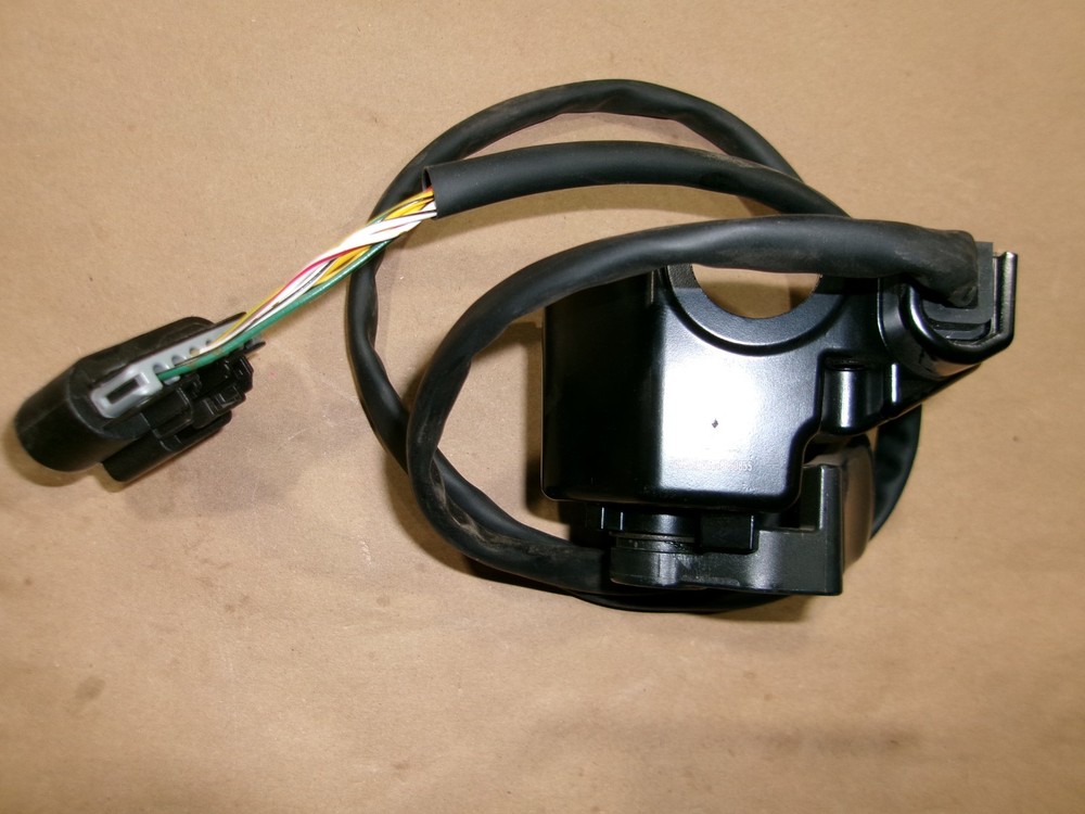 RIGHT HANDLEBAR CONTROL THROTTLE 707002272 LOWER SECTION ONLY