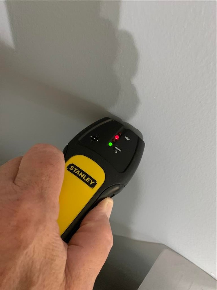 Stanley 77-110 IntelliSensor Stud Finder/Sensor - Requires 9-Vot Battery-Tested