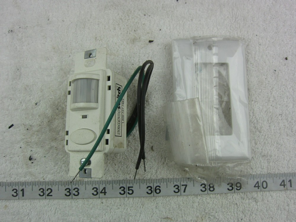 SensorSwitch WSD-W White PIR Wall Switch, Used