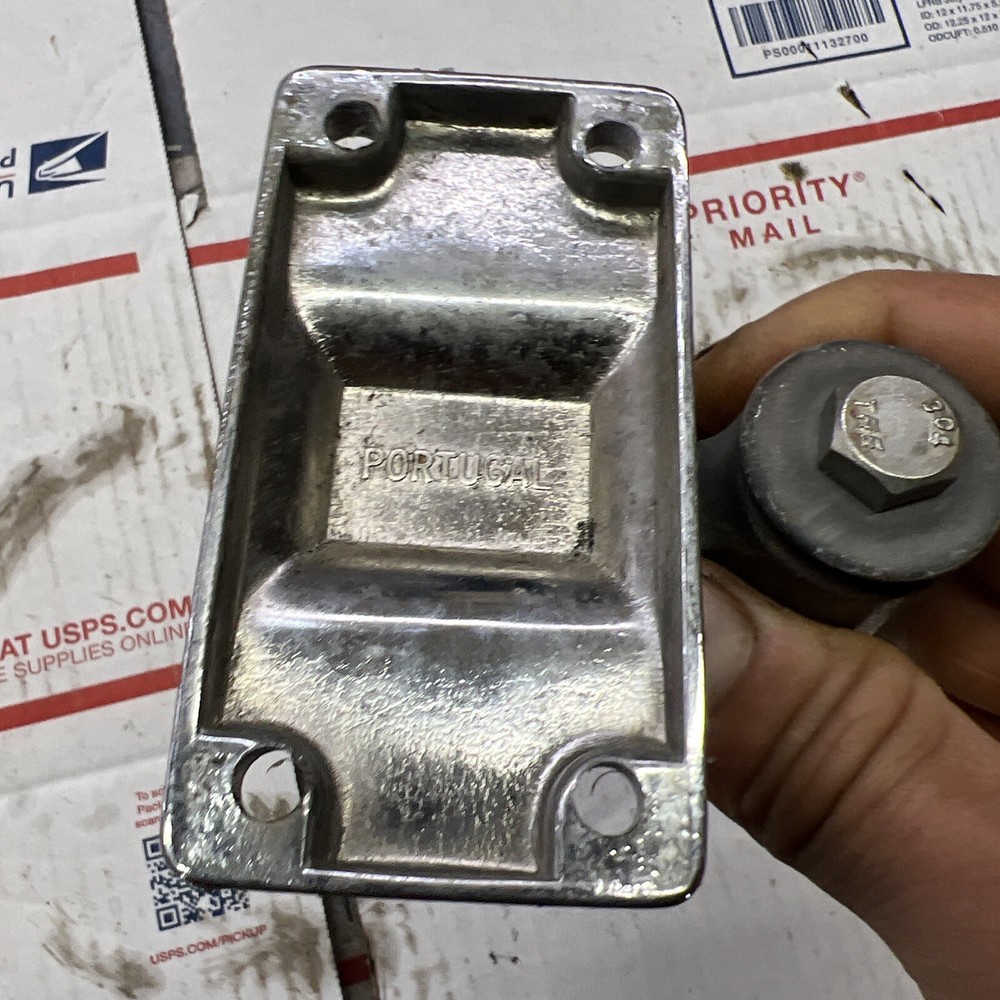Boat antenna base mount