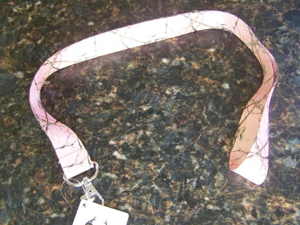 REALTREE  LANYARD PINK