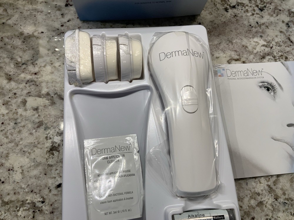 DermaNew Personal Microdermabrasion Device