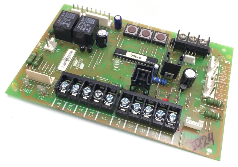 YORK 1354741 Control Circuit Board SOURCE 1 used #D724