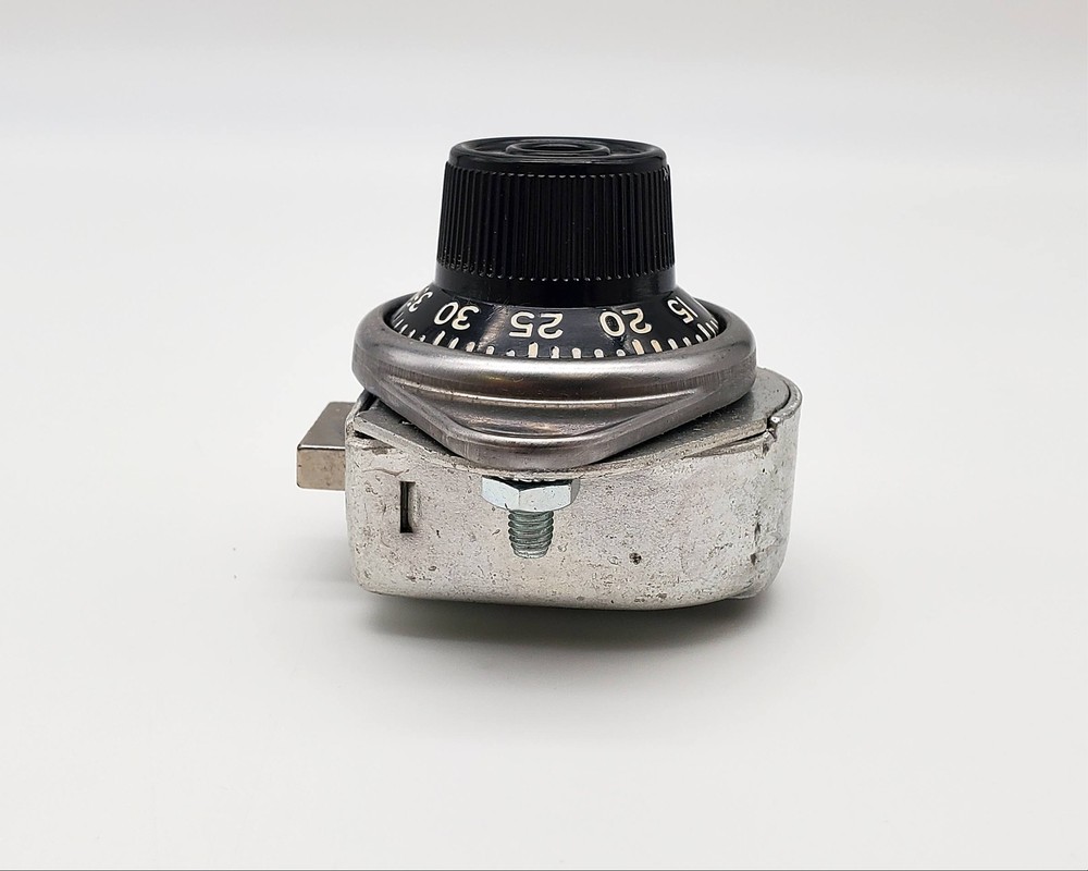 2x Master Lock 1631 Built-in Combination Padlock Locker w Code Hinge Left NO KEY