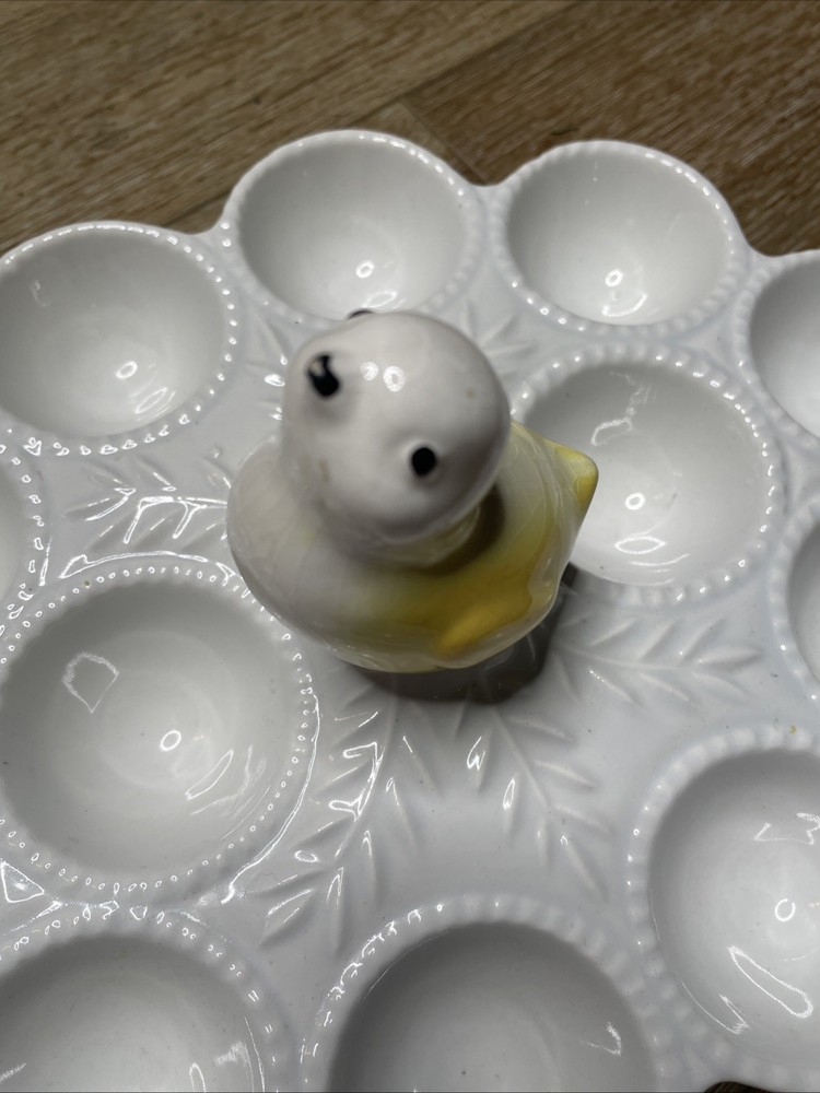 Easter Egg Ceramic Dish Chick In Center Vintage (Holds 12 Eggs)