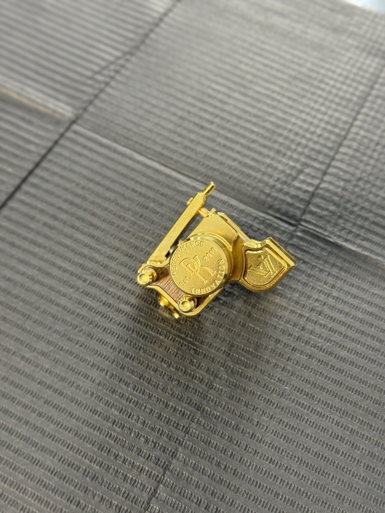 Dan Kubin V7 All Gold
