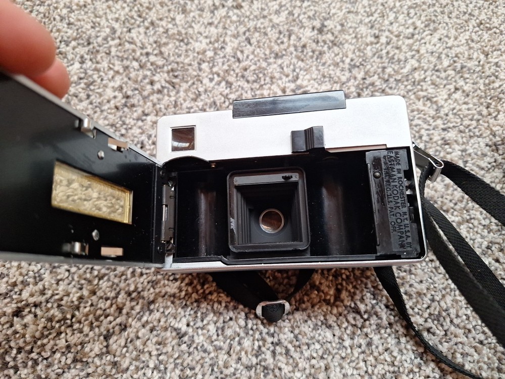 Vintage Kodak Instamatic 704 Camera With Case Untested.