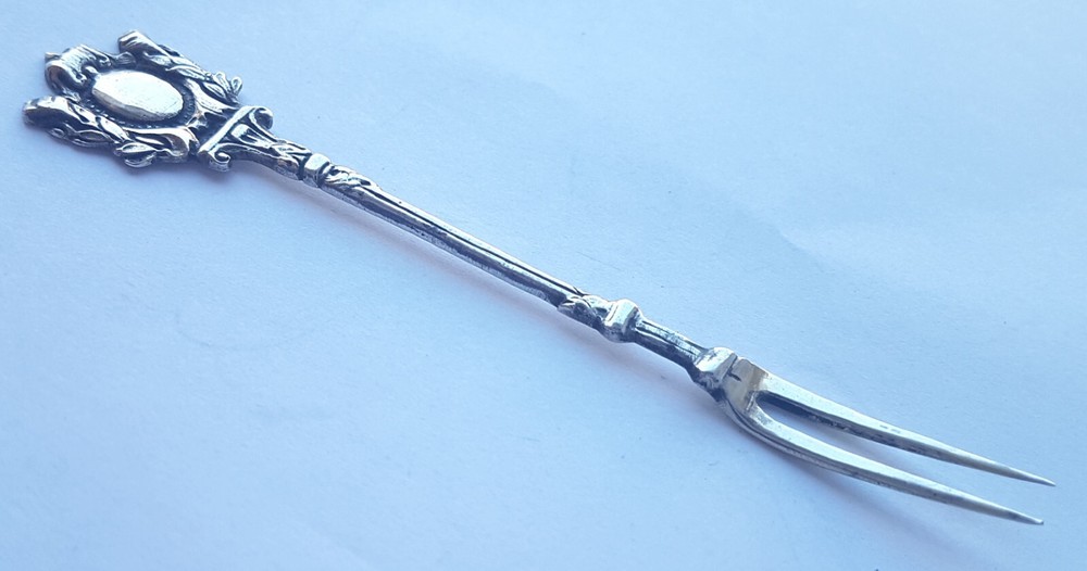 Fork/ Serving fork/ Lemon fork, 800 Silver, around 1900 N905