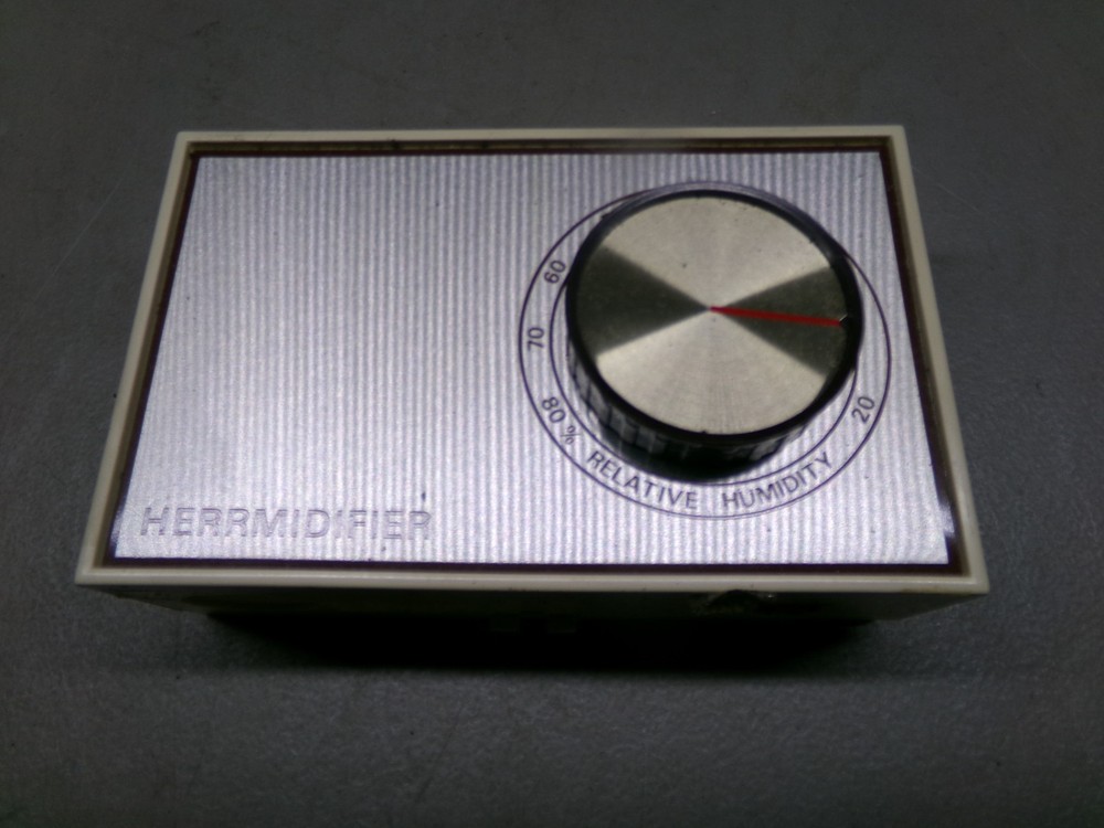 HERRMIDIFIER MODEL 826 HUMIDISTAT WALL MOUNT