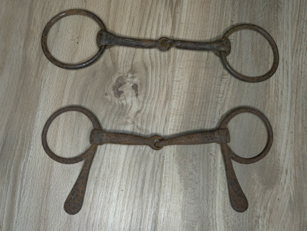 00 Vintage Primitive Horse Bits