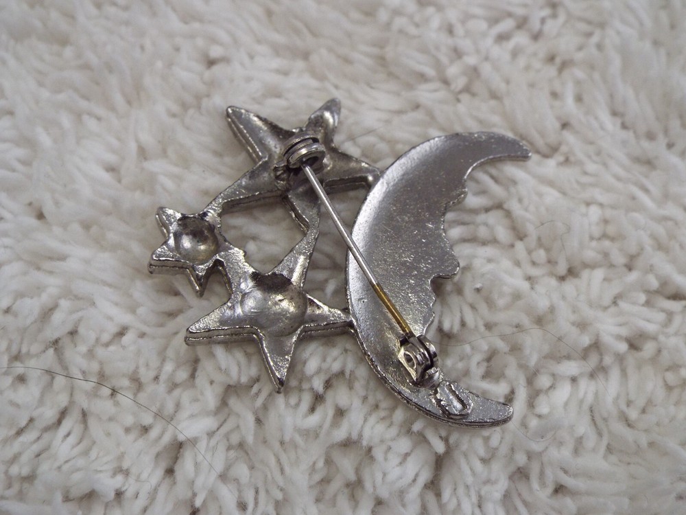 Silvertone Man in Moon Crescent Stars Pin (B25)
