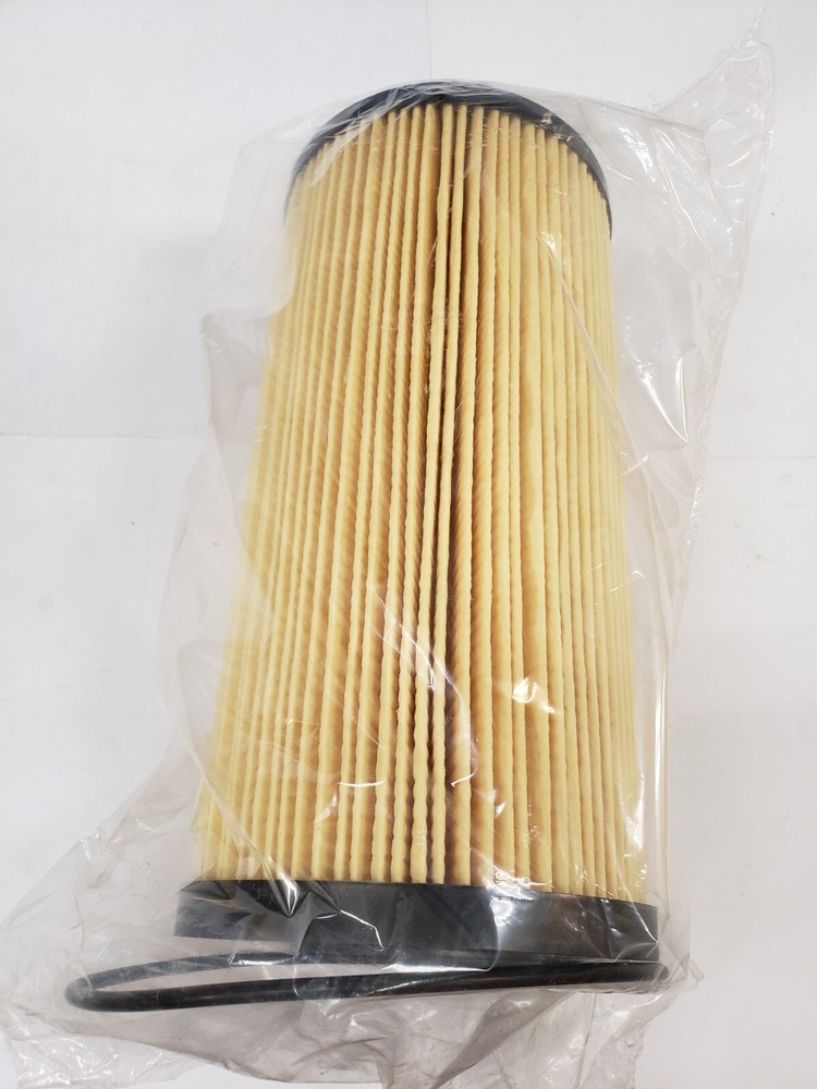 Donaldson P559136 Fuel / Oil Filter Kit