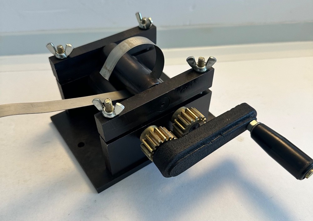 Manual Mini Roll Bender: Bends Thin Metal Sheets