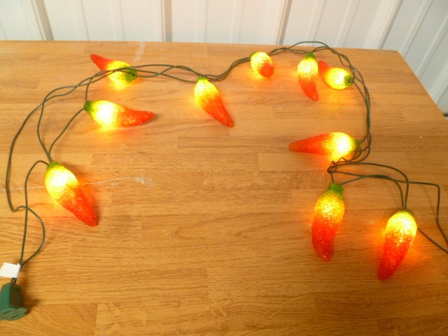 Chili Pepper Melted Plastic Popcorn String Lights 10 Indoor/Outdoor - Works