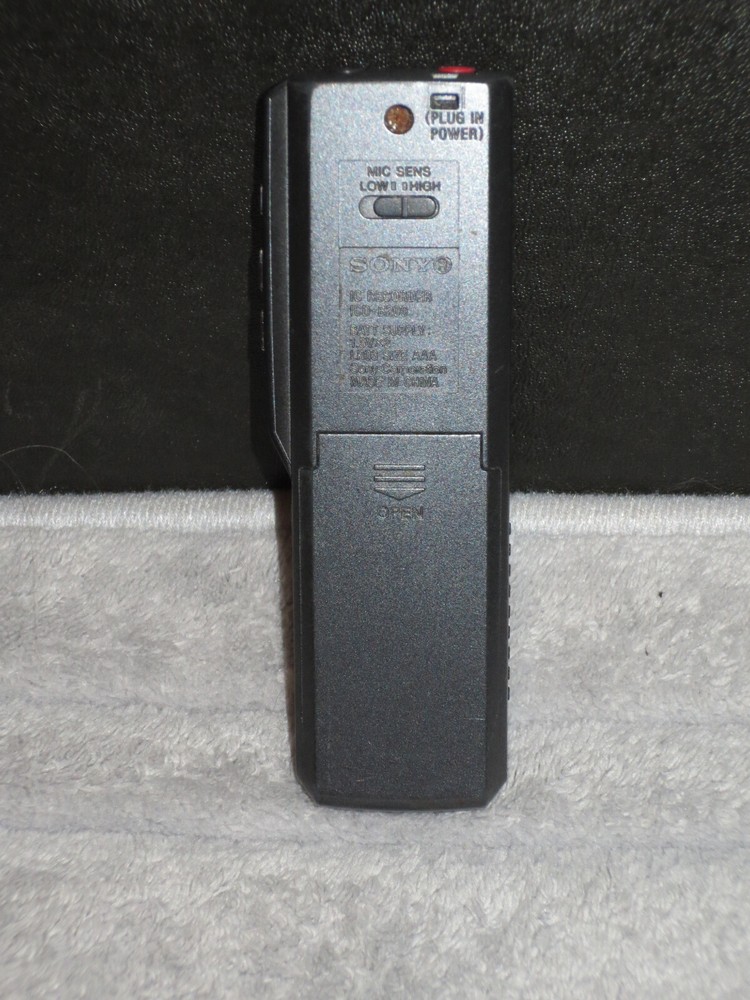 Sony Hand Held Voice Recorder Model ICD-B200 - Tested & Works