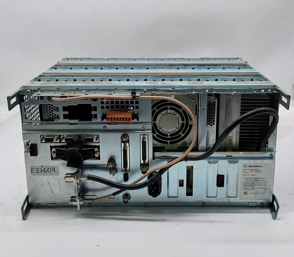 Motorola Quantar T5365A Repeater Base / DC 24V 25A