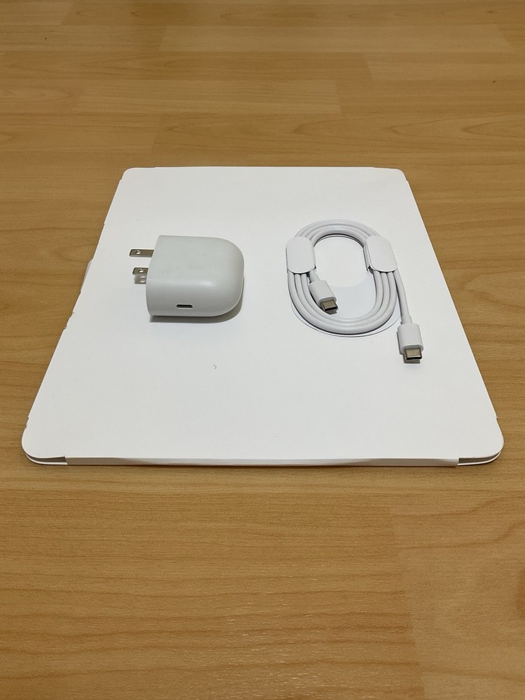 Google - 45W USB-C Walll Power Charger & USB- C CABLE - Snow